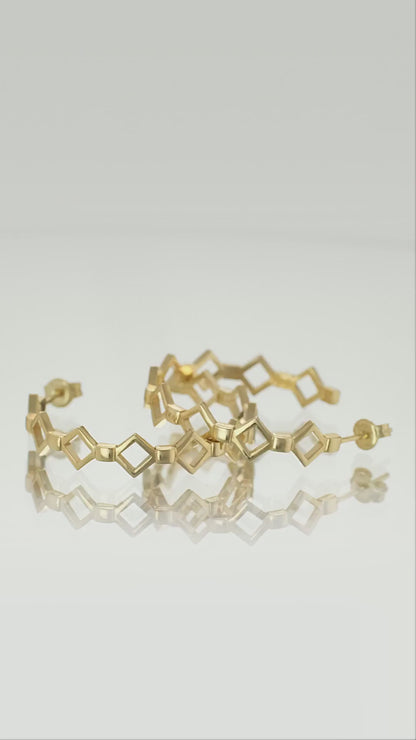 silhouette gold hoop earrings video